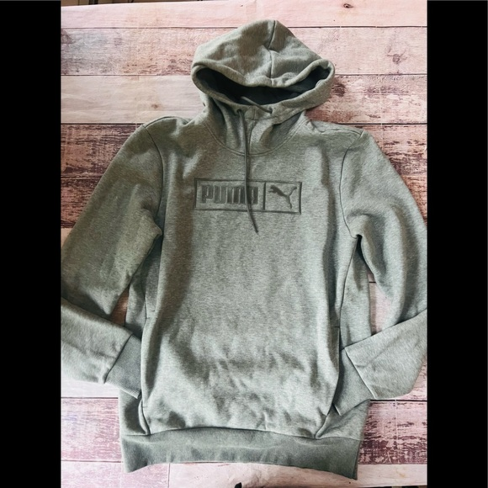 Puma gray‎ hoodie sweatshirt with front pocket size M